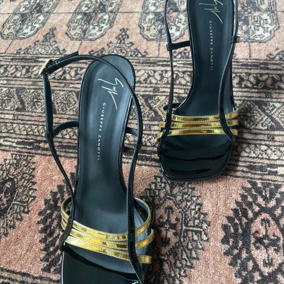 Giuseppe Zanotti Heels (Sz 37.5) - Picture 4 of 9